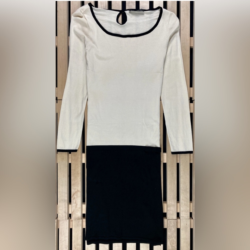 New without tags Max Mara Weekend cream keyhole back long sweater/dress